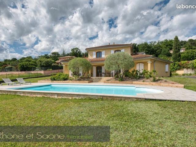 Villa 6 pièces 185 m²