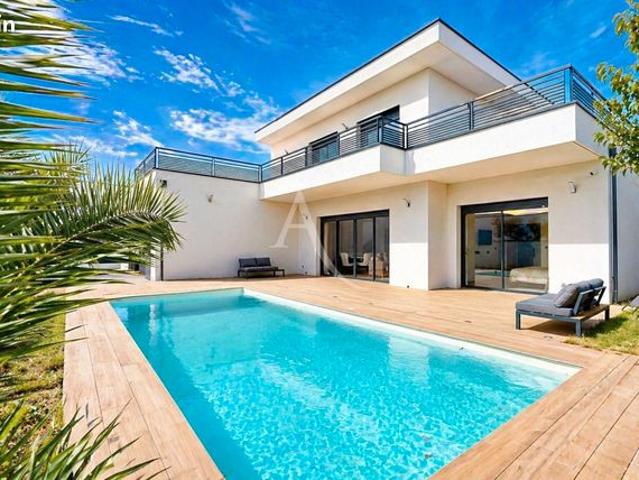 Villa 6 pièces 185 m²