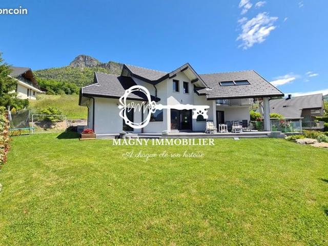 Villa 6 pièces 185 m²