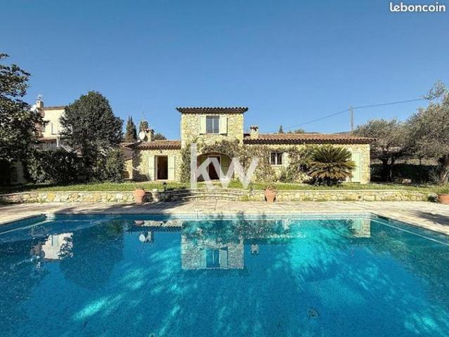Villa 6 pièces 185 m²