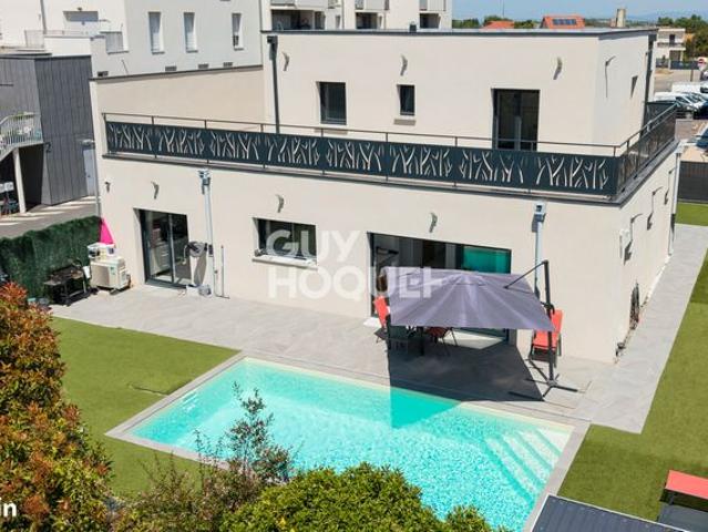 Villa 6 pièces 185 m²