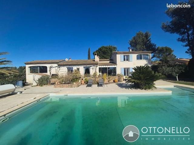 Villa 6 pièces 186 m²