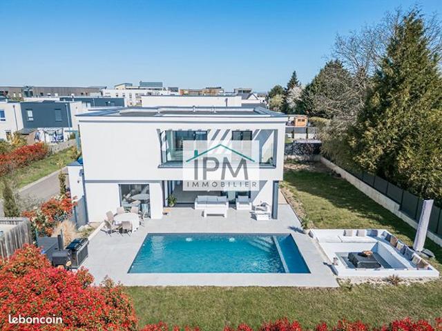 Villa 6 pièces 186 m²