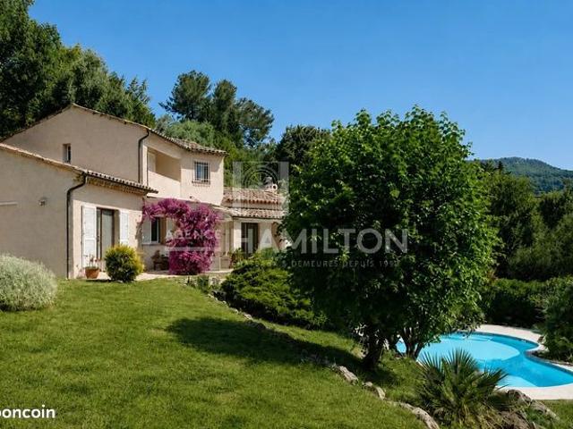 Villa 6 pièces 186 m²