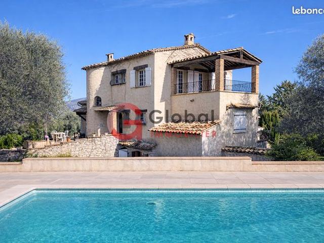 Villa 6 pièces 186 m²