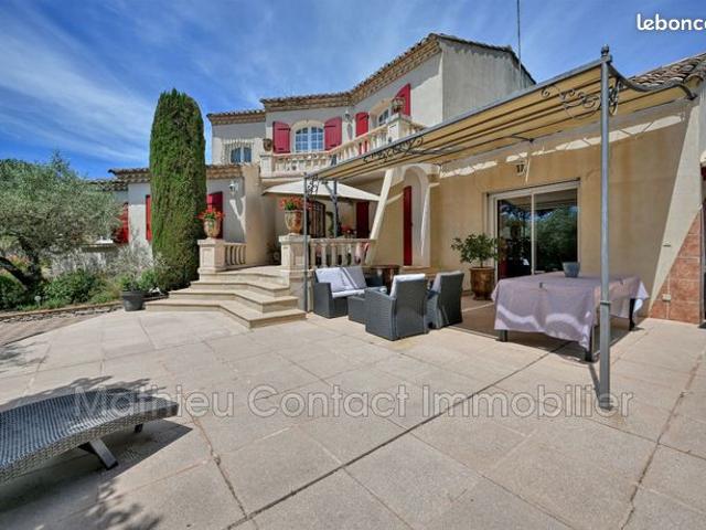 Villa 6 pièces 186 m²