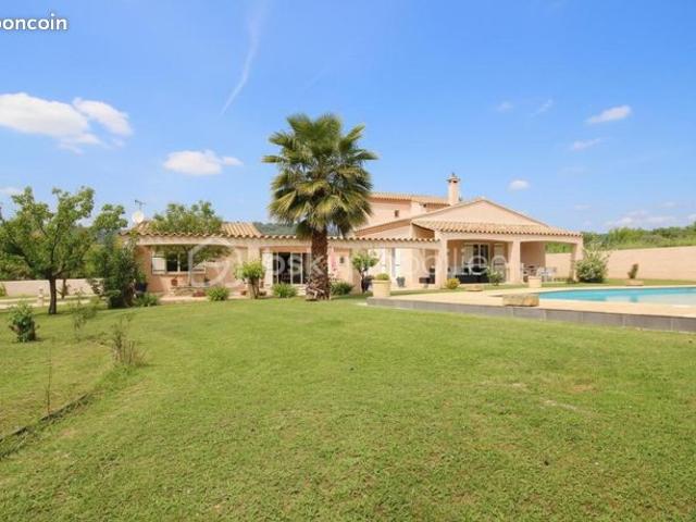Villa 6 pièces 187 m²