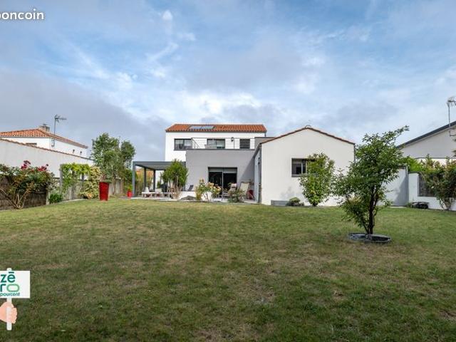 Villa 6 pièces 187 m²
