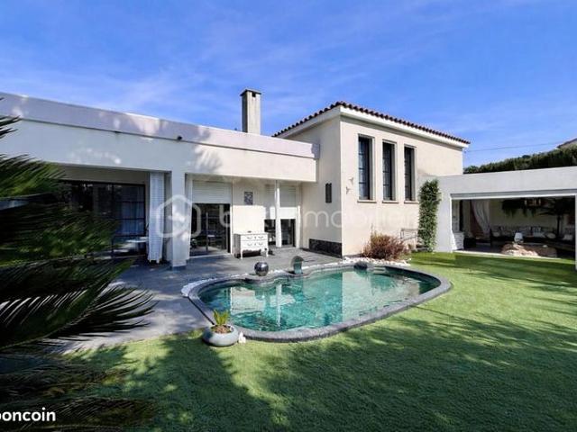 Villa 6 pièces 187 m²