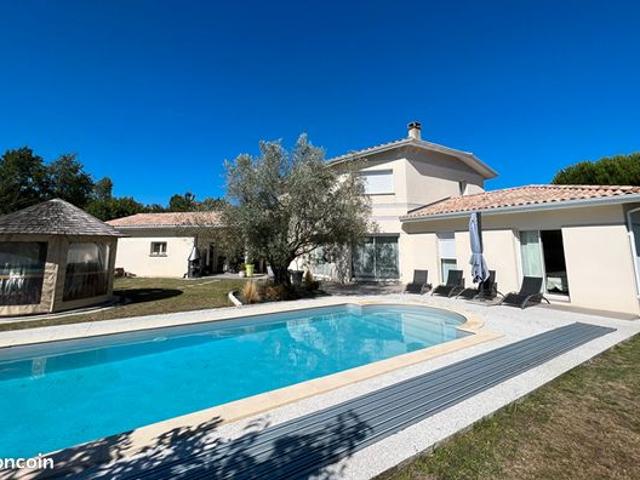 Villa 6 pièces 187 m²
