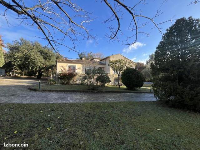 Villa 6 pièces 188 m²