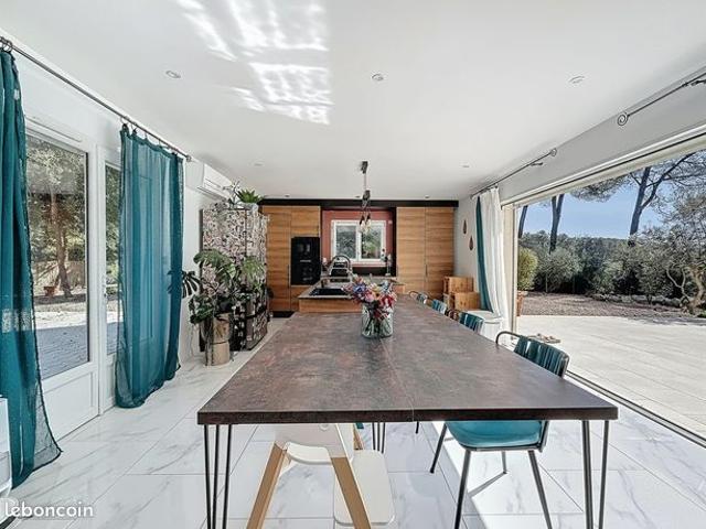 Villa 6 pièces 188 m²