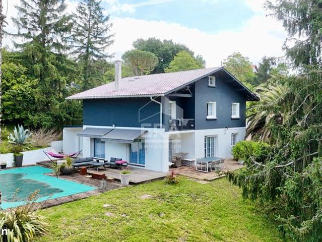 Villa 6 pièces 188 m²
