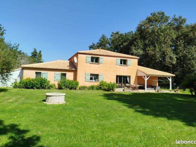 Villa 6 pièces 190 m²