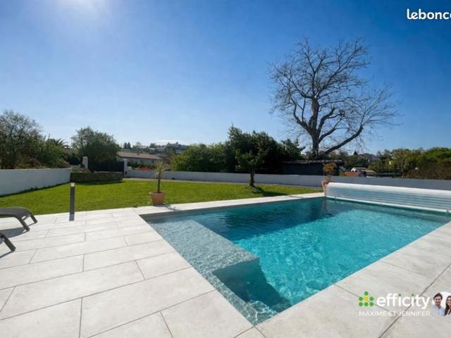 Villa 6 pièces 190 m²