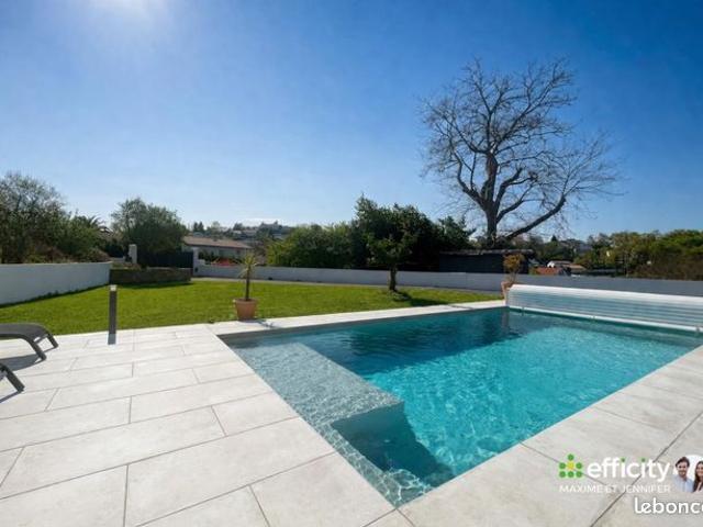 Villa 6 pièces 190 m²