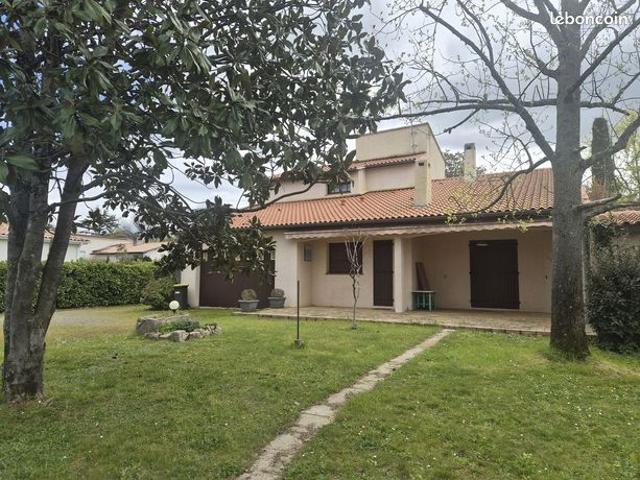 Villa 6 pièces 190 m²