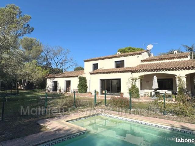 Villa 6 pièces 190 m²