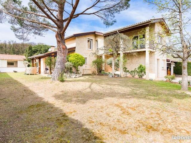 Villa 6 pièces 190 m²