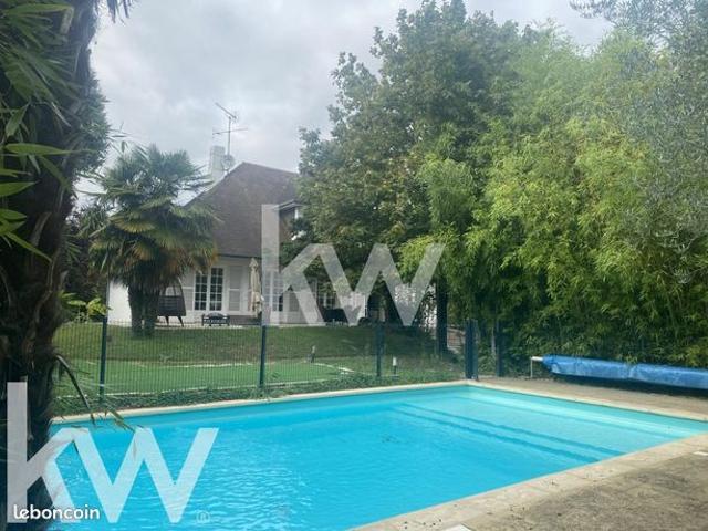 Villa 6 pièces 190 m²