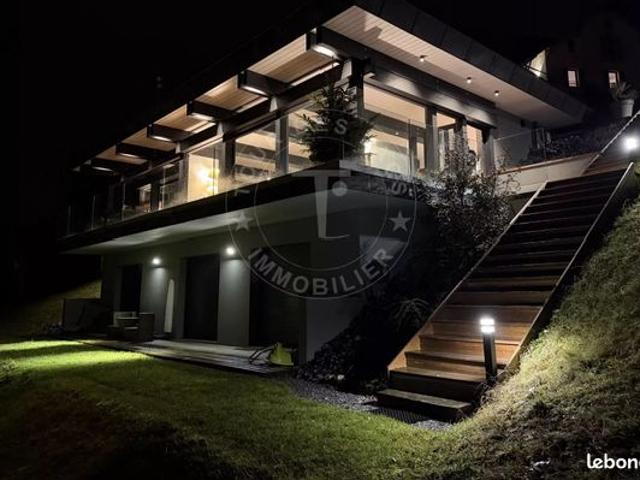 Villa 6 pièces 192 m²