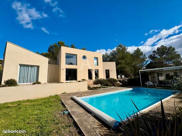 Villa 6 pièces 192 m²
