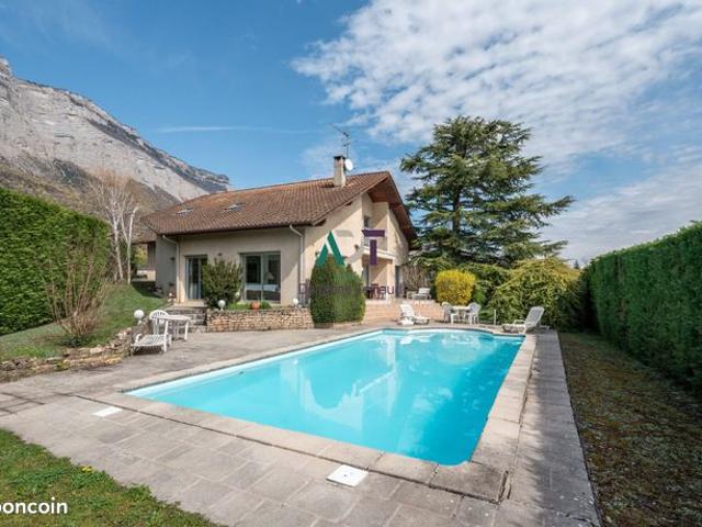 Villa 6 pièces 192 m²