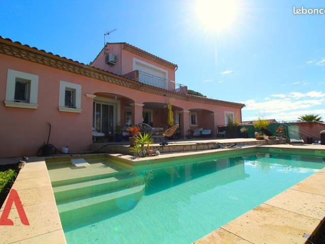 Villa 6 pièces 193 m²