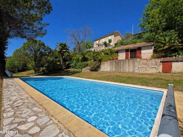 Villa 6 pièces 193 m²