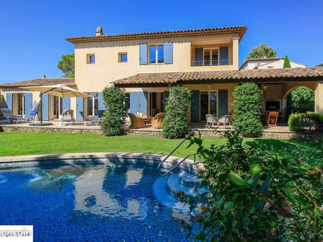 Villa 6 pièces 193 m²