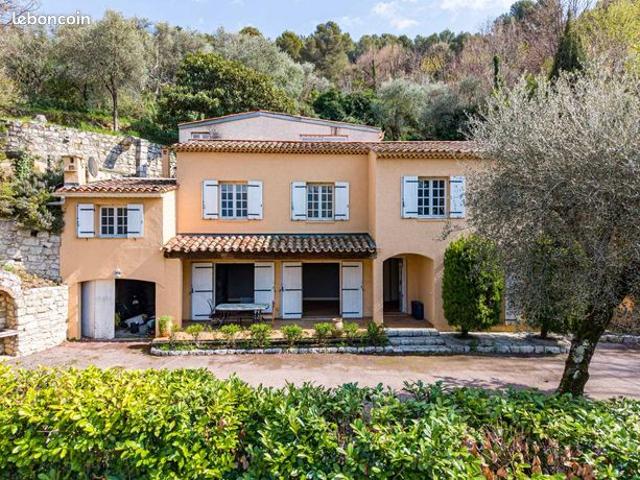 Villa 6 pièces 193 m²