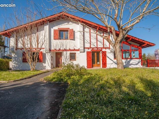 Villa 6 pièces 193 m²
