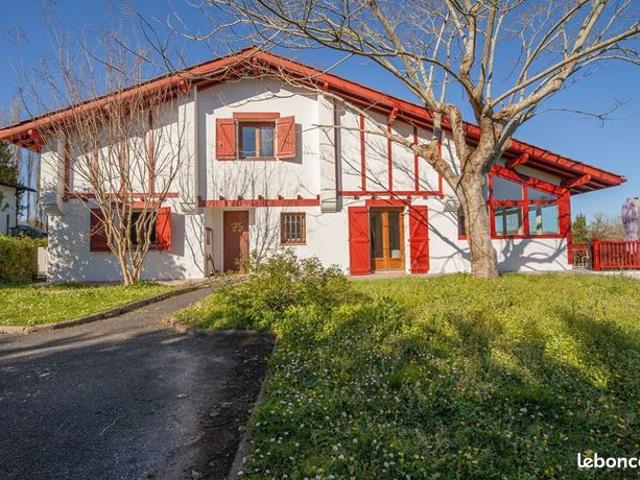 Villa 6 pièces 193 m²