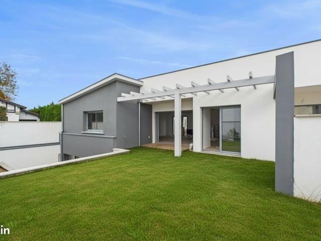 Villa 6 pièces 194 m²