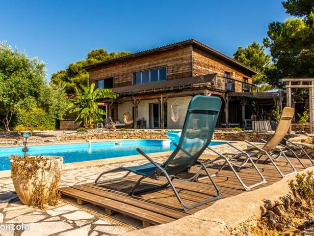 Villa 6 pièces 194 m²