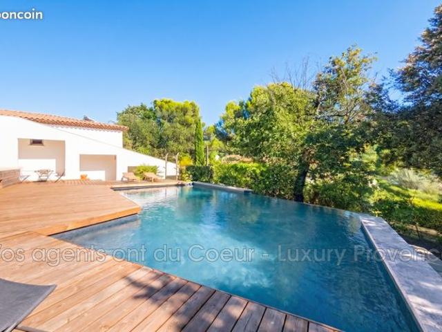 Villa 6 pièces 195 m²