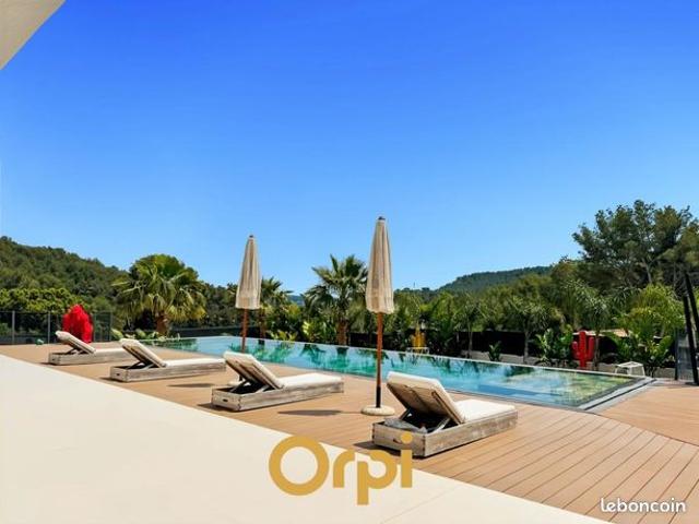 Villa 6 pièces 195 m²
