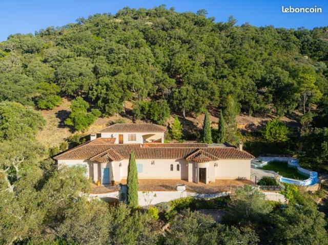 Villa 6 pièces 195 m²