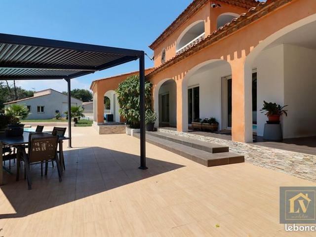 Villa 6 pièces 195 m²