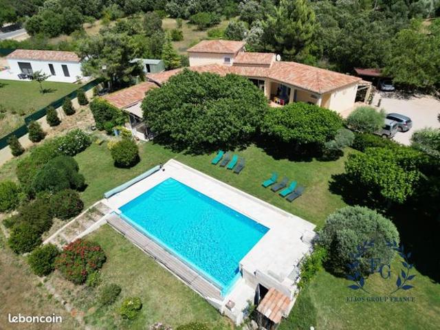 Villa 6 pièces 195 m²