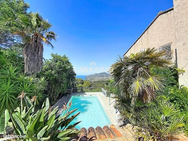 Villa 6 pièces 196 m²