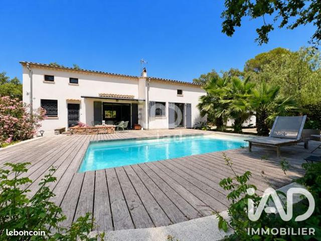 Villa 6 pièces 196 m²