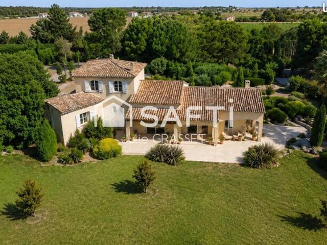 Villa 6 pièces 196 m²