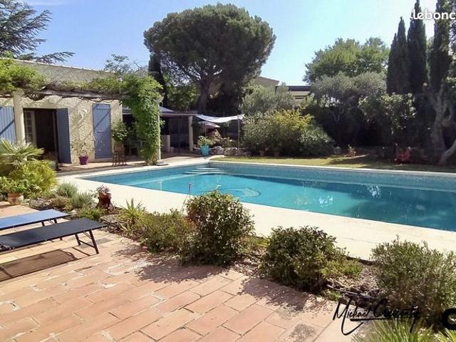 Villa 6 pièces 197 m²