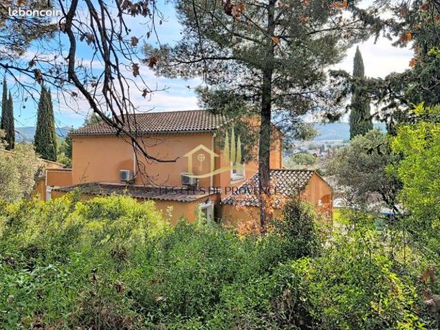 Villa 6 pièces 198 m²