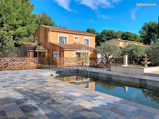 Villa 6 pièces 198 m²