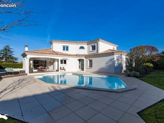 Villa 6 pièces 199 m²