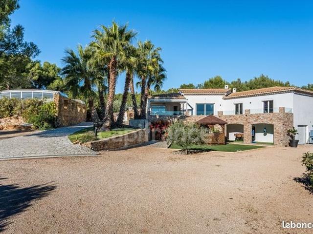 Villa 6 pièces 200 m²