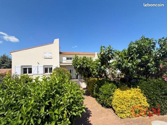 Villa 6 pièces 200 m²