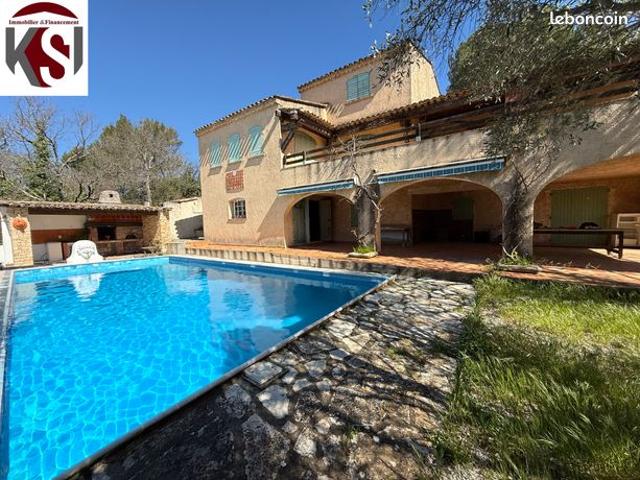 Villa 6 pièces 200 m²